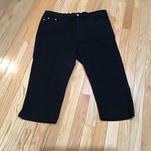 Black cropped 5 pocket jeans size 16